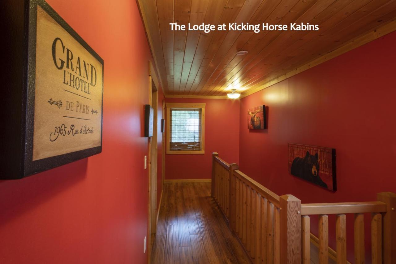 Kicking Horse Kabins Golden Luaran gambar